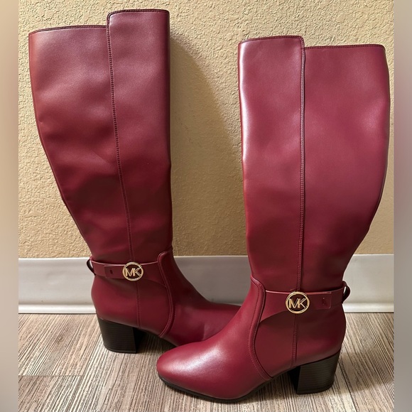MICHAEL KORS CARMEN BOOT in Mulberry 6.5 - Picture 1 of 5